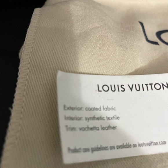 Louis Vuitton Locky BB Rose - Picture 2 of 4